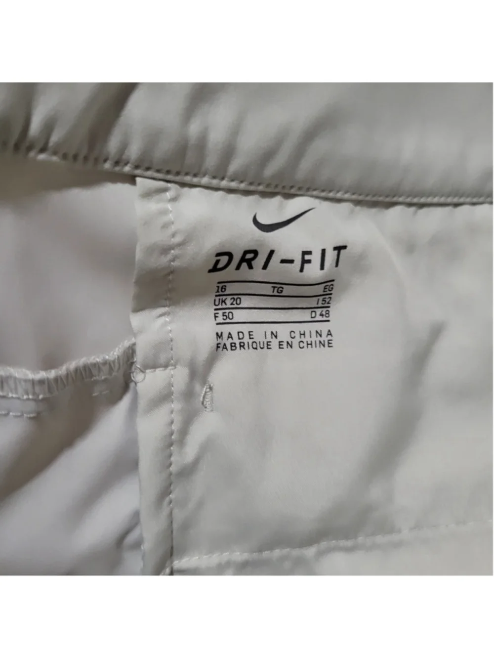 Nike Women's Golf Performance Dri-FIT Beige Shorts Size 16 Waist 38 Inseam 5